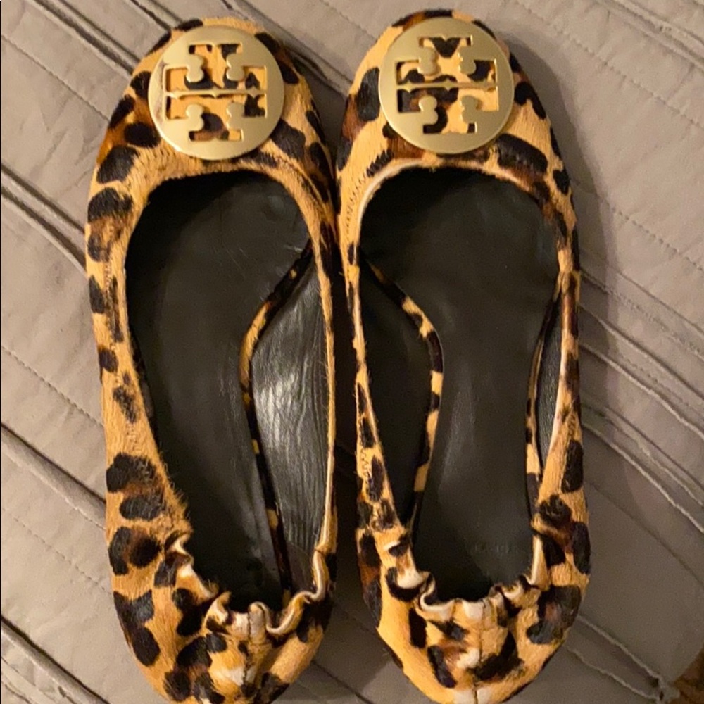 Tory Burch Leopard print calf hair flats size 9
